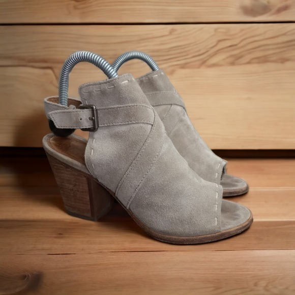 Frye Dani Pickstitch Shield Ankle Booties size 8.5 in Ash Suede - Picture 1 of 10